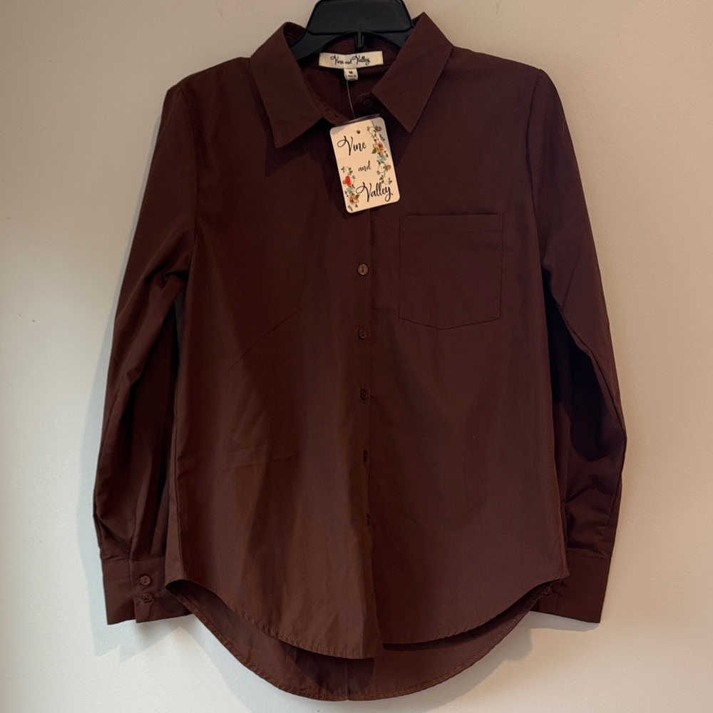 NWT Vine and Valley Women's Chocolate Brown Preppy Button Down Shirt